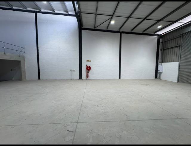 462.20M² WAREHOUSE TO LET IN FIRGROVE